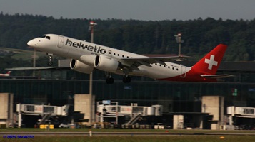 Embraer E190-E2(HB-AZA) Helvetic AirwaysLX1680 Zürich – Florence